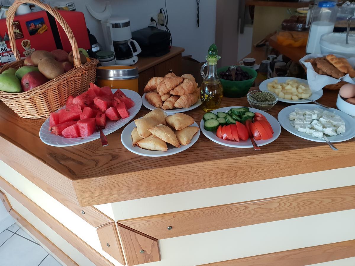 فندق Pitho ذلفي المظهر الخارجي الصورة